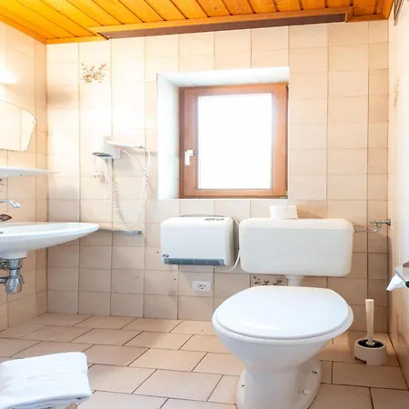 別荘 Detached Modern With Sauna In The Salzburgerland フッシュ・アン・デア・グロースグロックナーシュトラーセ